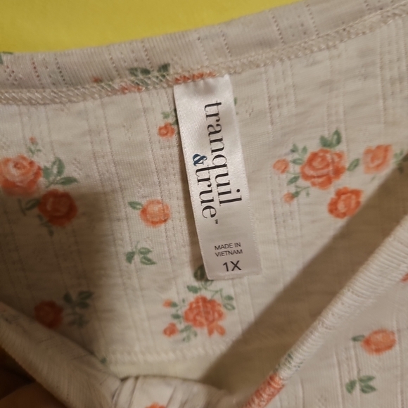 NWT Tranquil & True Women's Size 1X Rose Print Henley Comfy Shirt Loungewear - Picture 3 of 9
